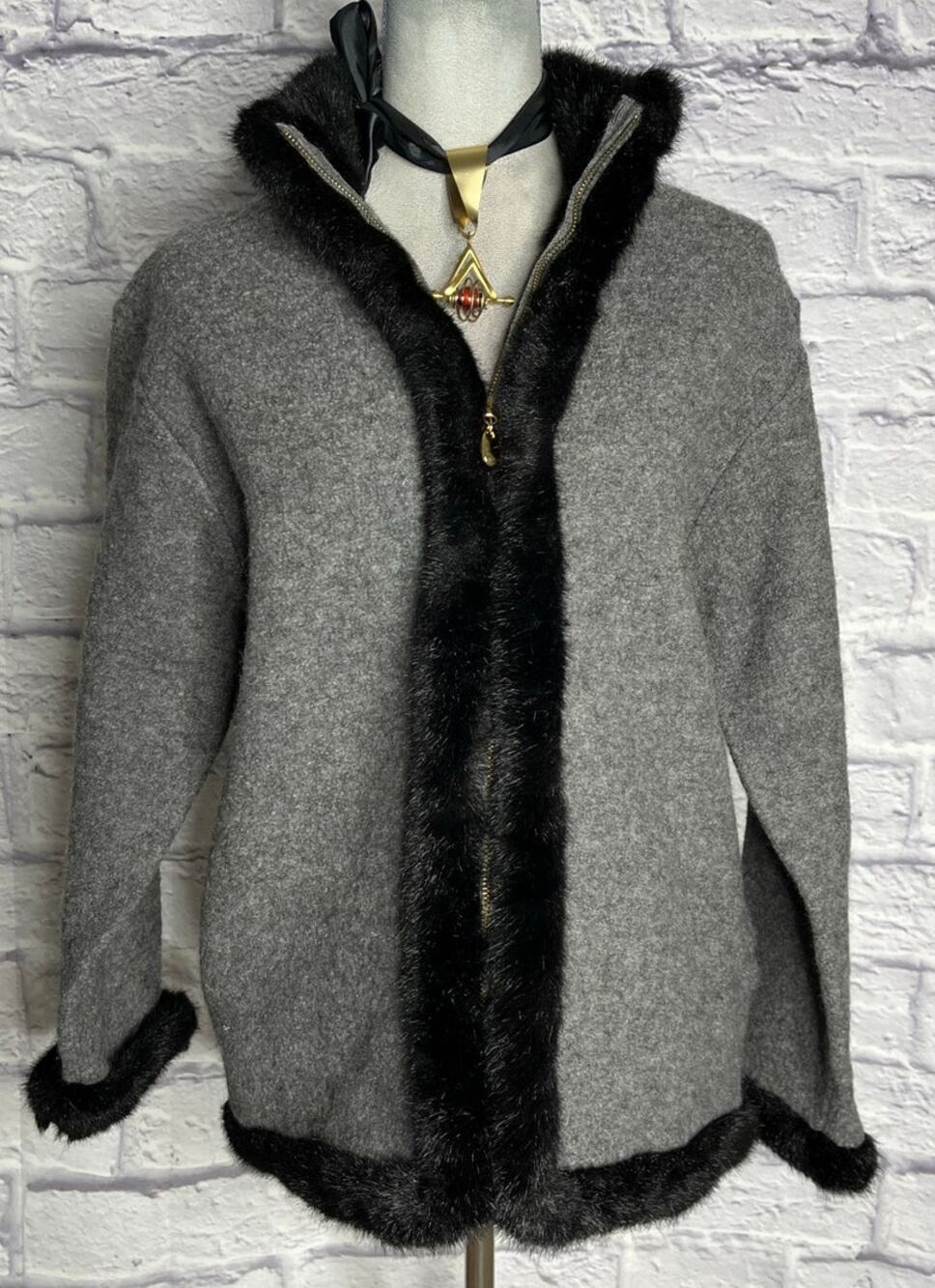 Vintage Lisa International Warm & Thick Boiled Wool Zip Sweater w/Faux Fur Trim